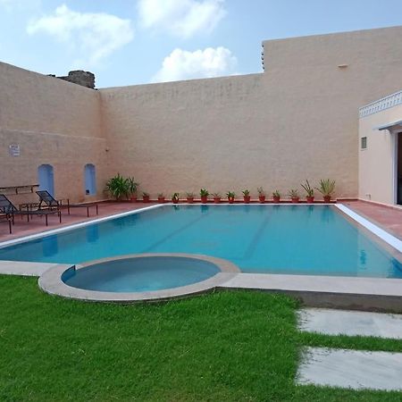 Castle Khandela A Heritage Castle Exterior photo